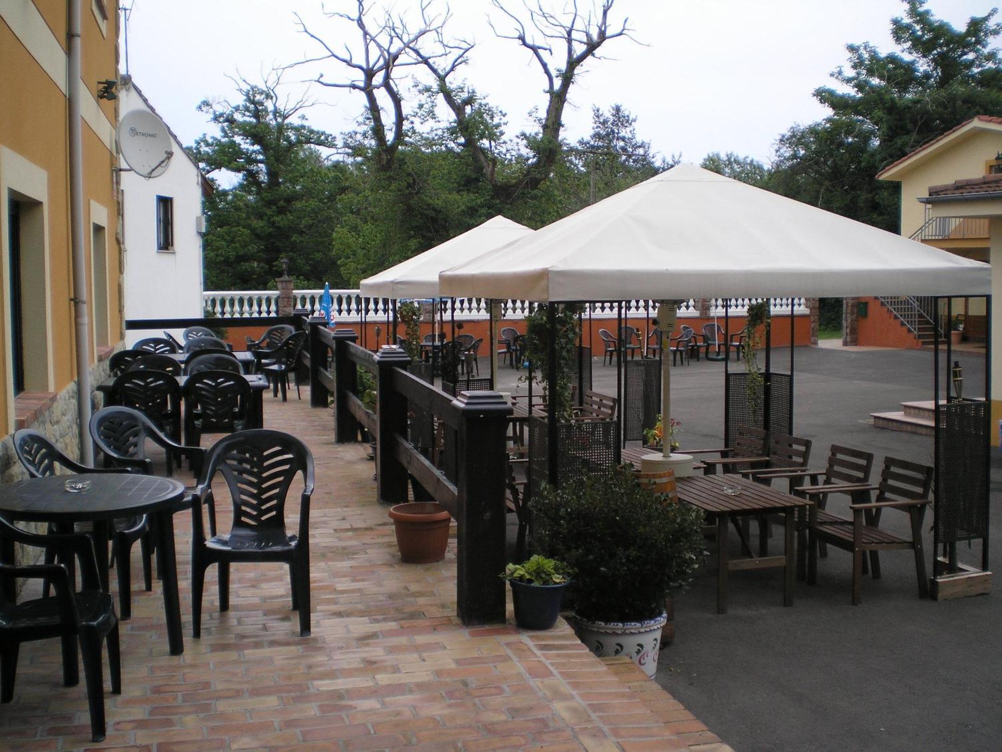Hotel Alonso Llanes Exterior photo