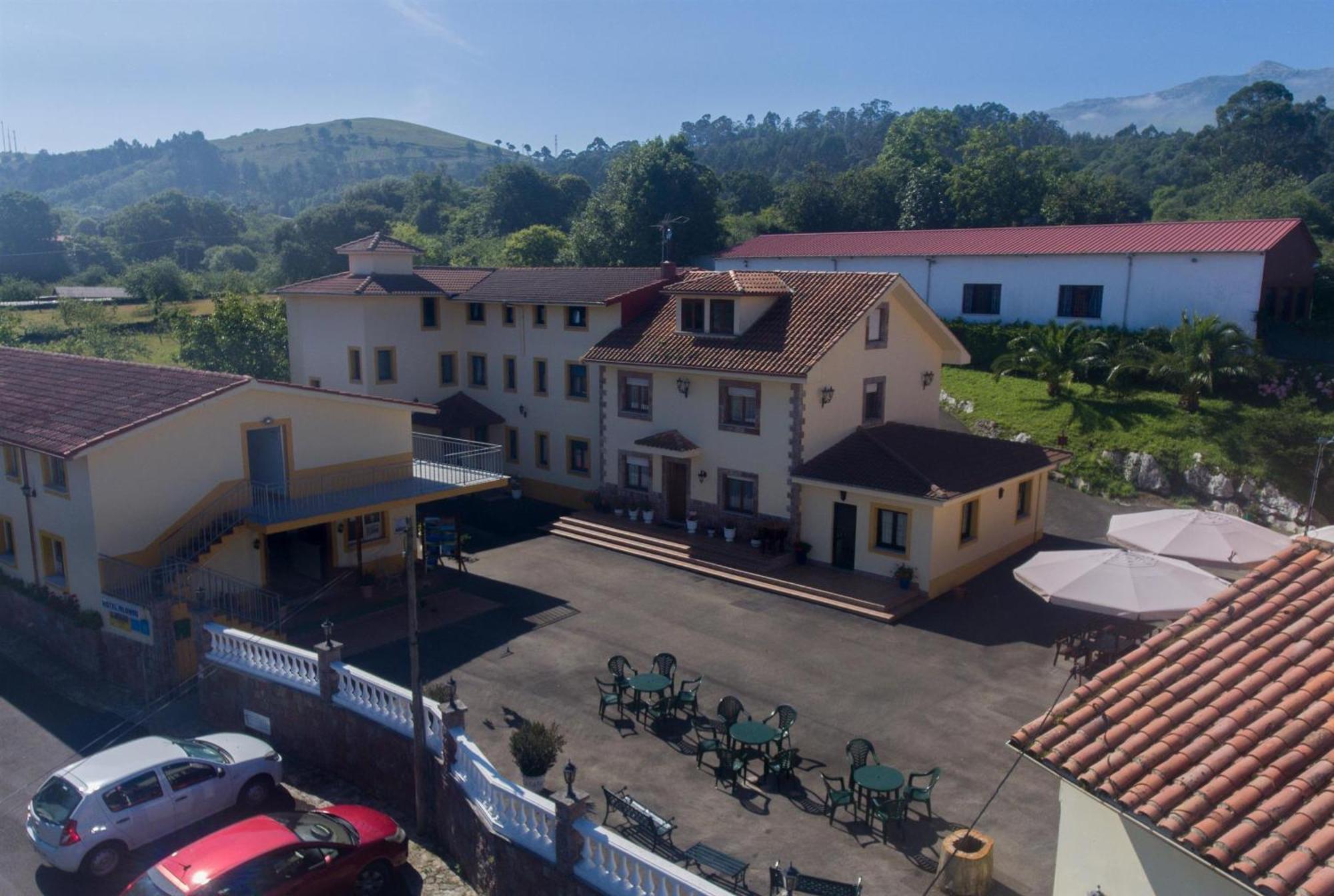Hotel Alonso Llanes Exterior photo