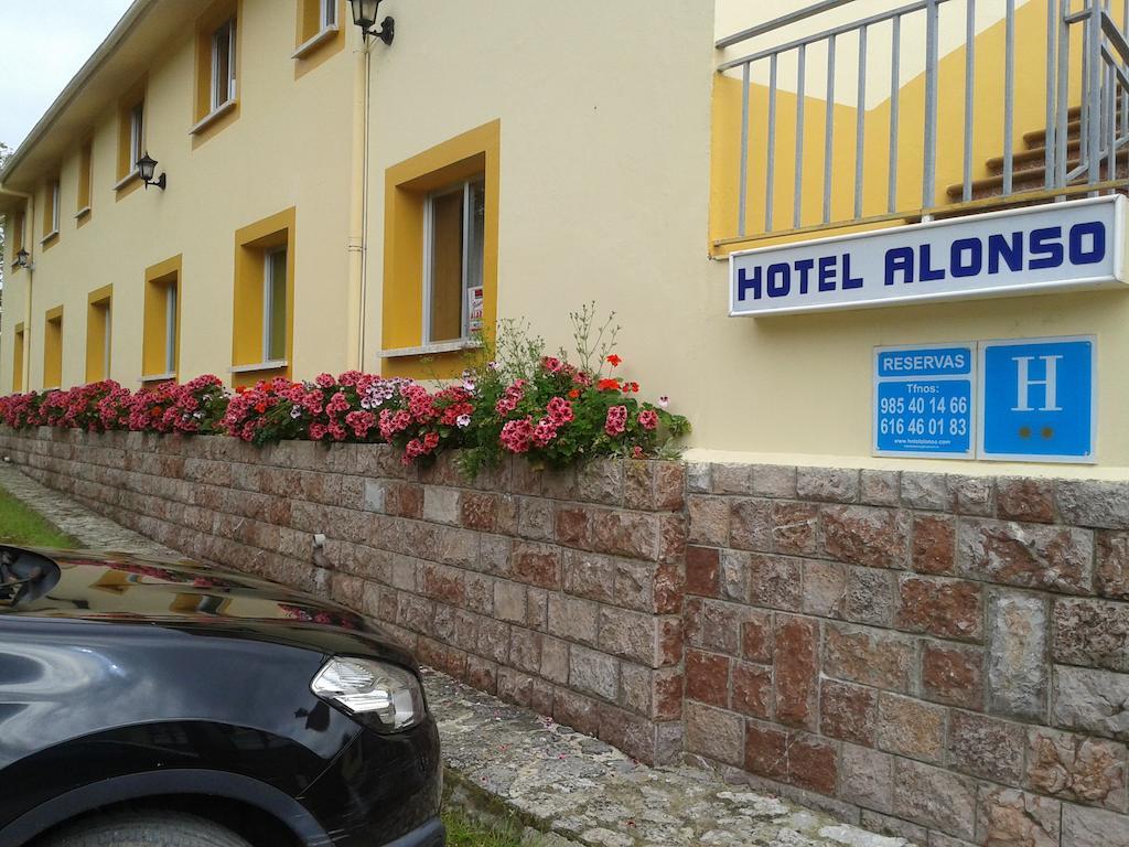 Hotel Alonso Llanes Exterior photo